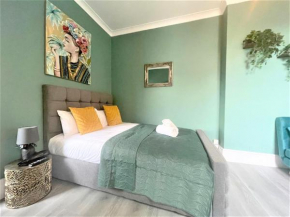 Stunning STUDIO Apartment in Hove Minuets away to BRIGHTON BEACH